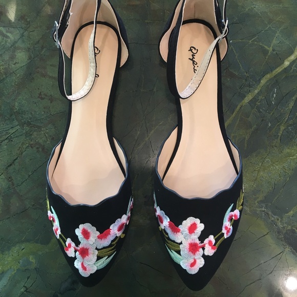 Qupid Shoes - Black Embroidered Scallop Flats